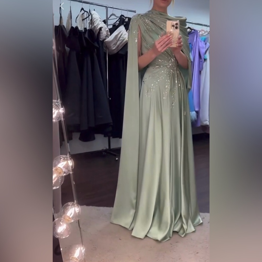 Elegant Satin Beaded Gown with Dramatic Sleeves - Brand New - Never worn - Picture 8 of 9